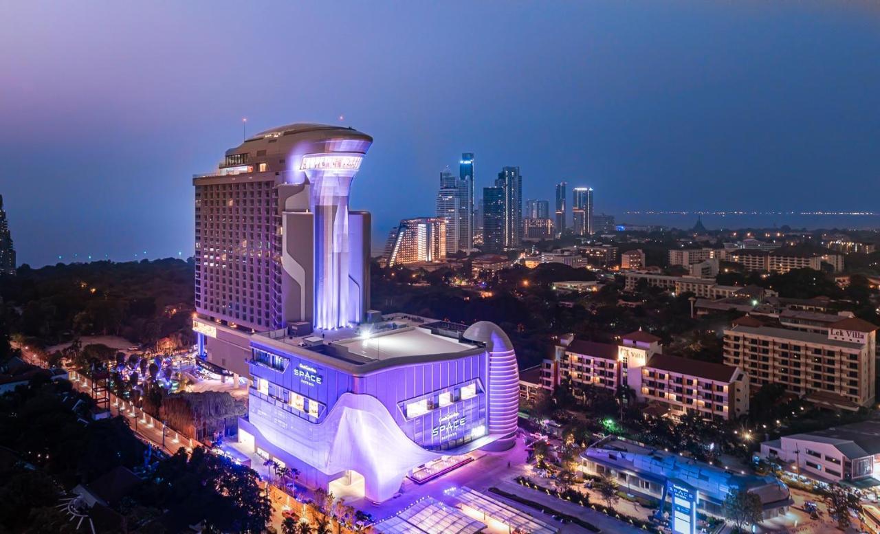 Grande Centre Point Space Pattaya Exterior foto The Royal Paragon Hotel