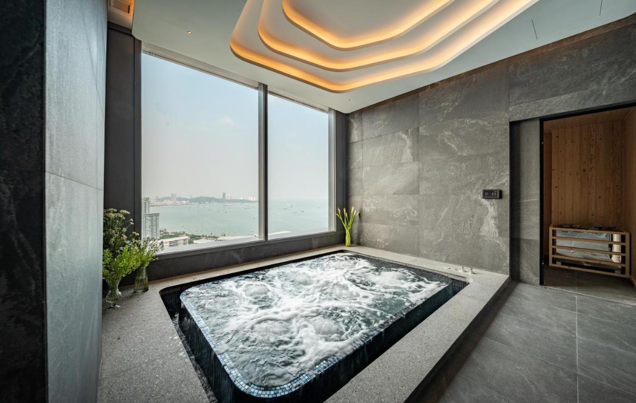 Grande Centre Point Space Pattaya Exterior foto Spa at The Ritz-Carlton, Hong Kong
