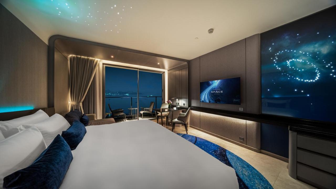 Grande Centre Point Space Pattaya Exterior foto Deluxe Ocean View Room