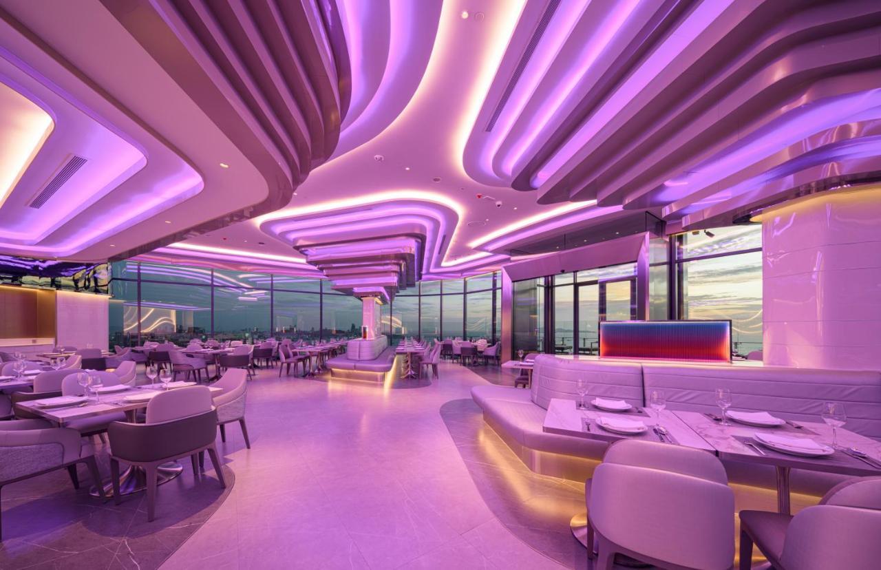 Grande Centre Point Space Pattaya Exterior foto The interior of the restaurant